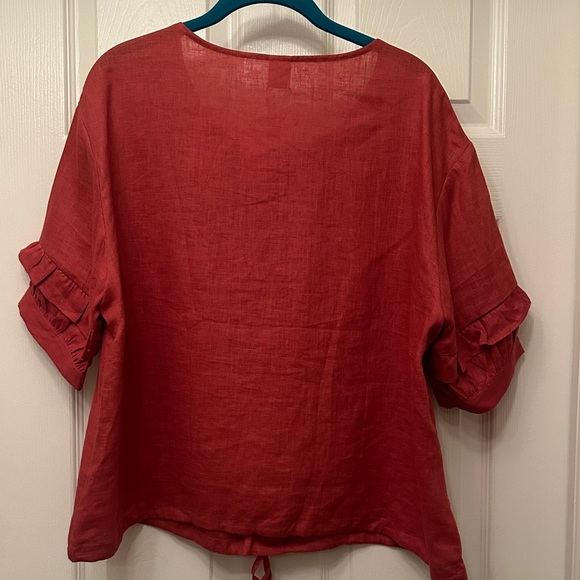 Chic Red Button-Up Blouse - Picture 6 of 11